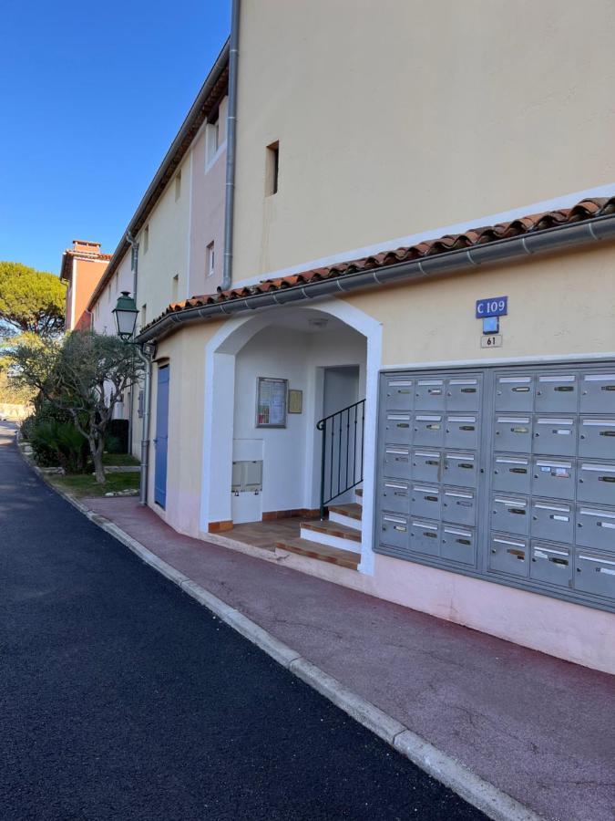 Coup De Coeur Apartment Grimaud Bagian luar foto